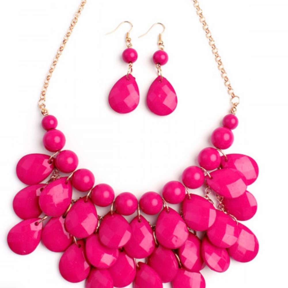 Necklace and earrings set